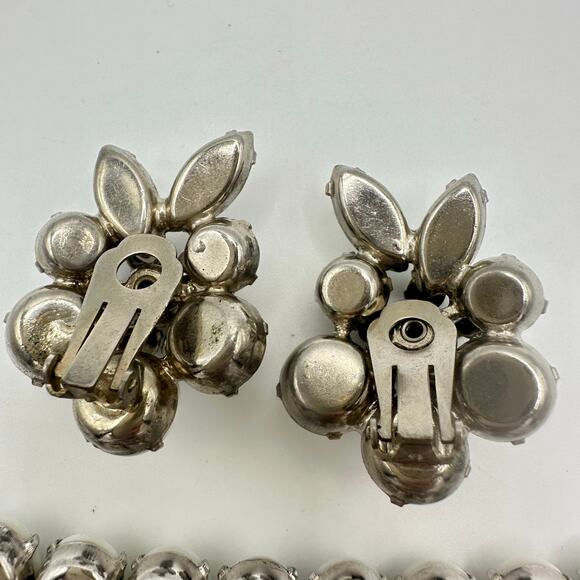 Kramer of New York silver tone milk glass rhinestones bracelet clip on earrings - Picture 9 of 10